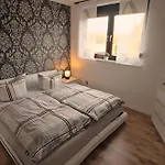 아파트 Zum Kaeutzchen 120qm 8 Personen 4 Schlafzimmer Nossentiner Huette