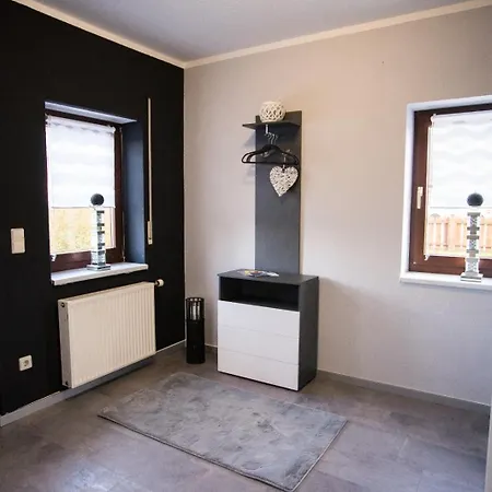 Zum Kaeutzchen 120qm 8 Personen 4 Schlafzimmer Daire Nossentiner Huette