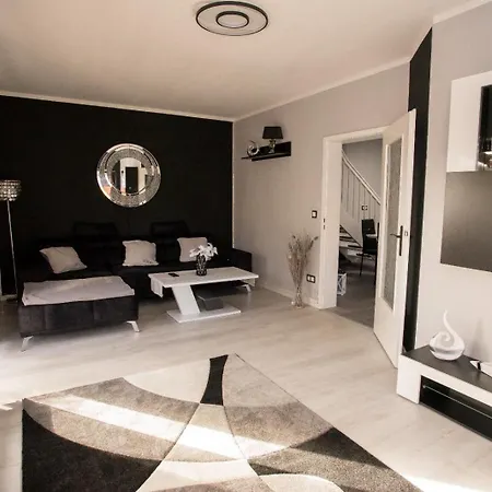 Zum Kaeutzchen 120qm 8 Personen 4 Schlafzimmer Apartment *