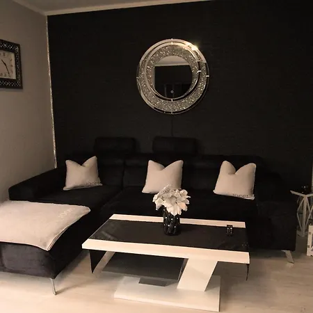 Zum Kaeutzchen 120qm 8 Personen 4 Schlafzimmer Daire Nossentiner Huette