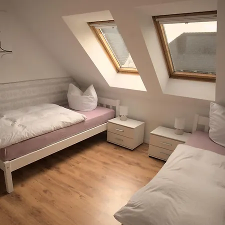 Daire Zum Kaeutzchen 120qm 8 Personen 4 Schlafzimmer