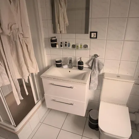 Zum Kaeutzchen 120qm 8 Personen 4 Schlafzimmer 아파트 *