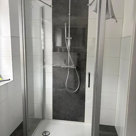 Zum Kaeutzchen 120qm 8 Personen 4 Schlafzimmer 아파트